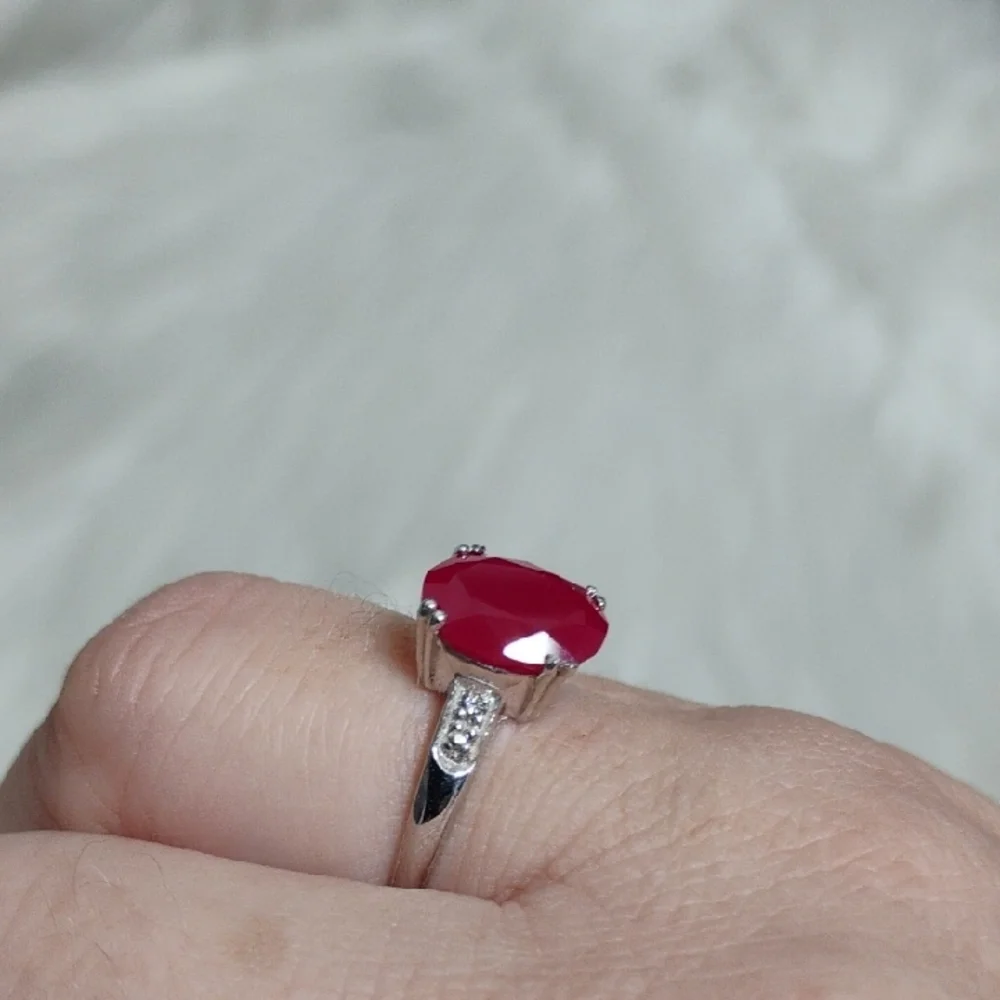 SALE! Radiant 10kt Solid White Gold Genuine Ruby & Diamond Engagement Ring - Picture 9 of 16